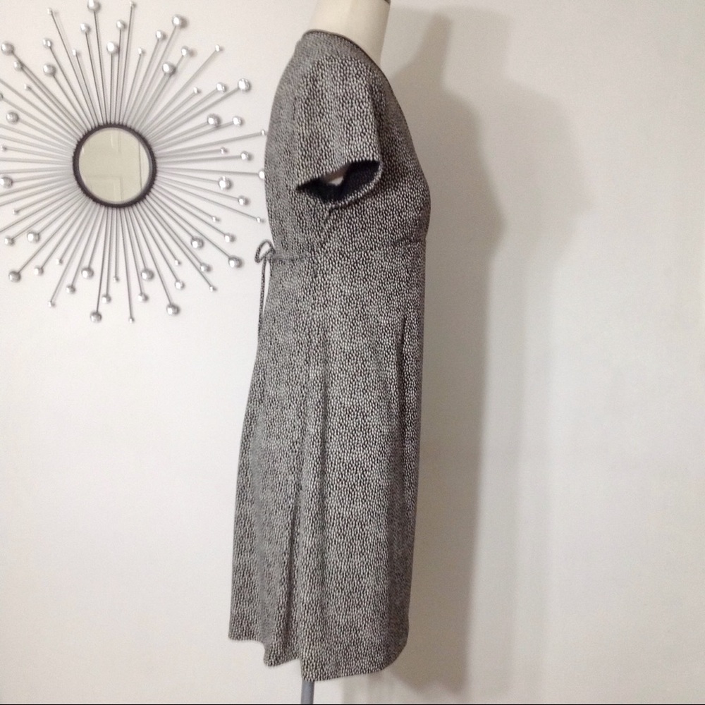 Motherhood Maternity Short Sleeve V-neck Dress - Picture 7 of 8